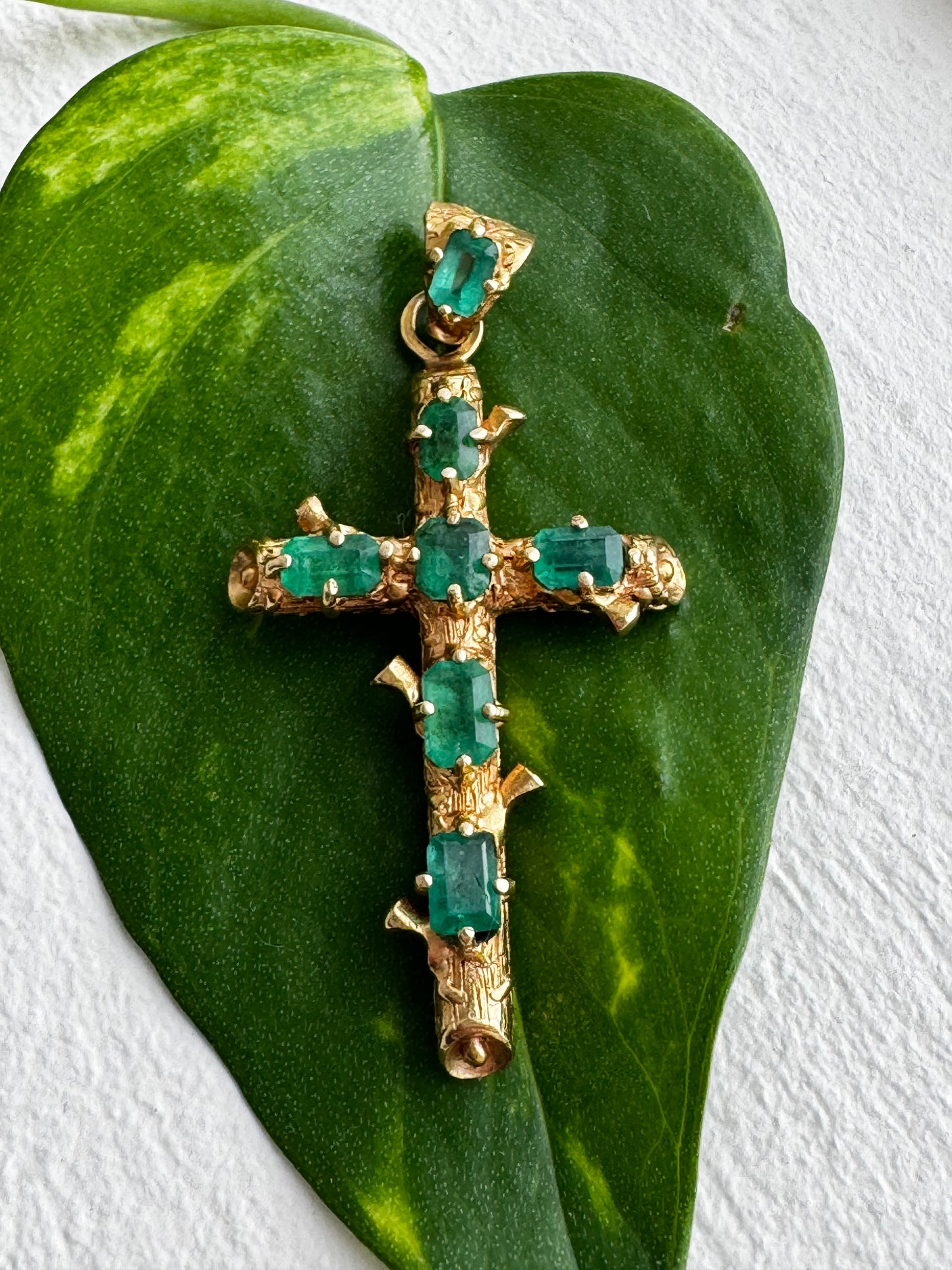 18k Emerald Cross